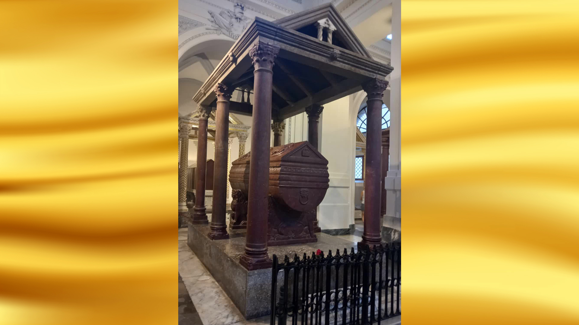 Gallery Sarcophagus of Frederick II of Swabia (Palermo Cathedral)