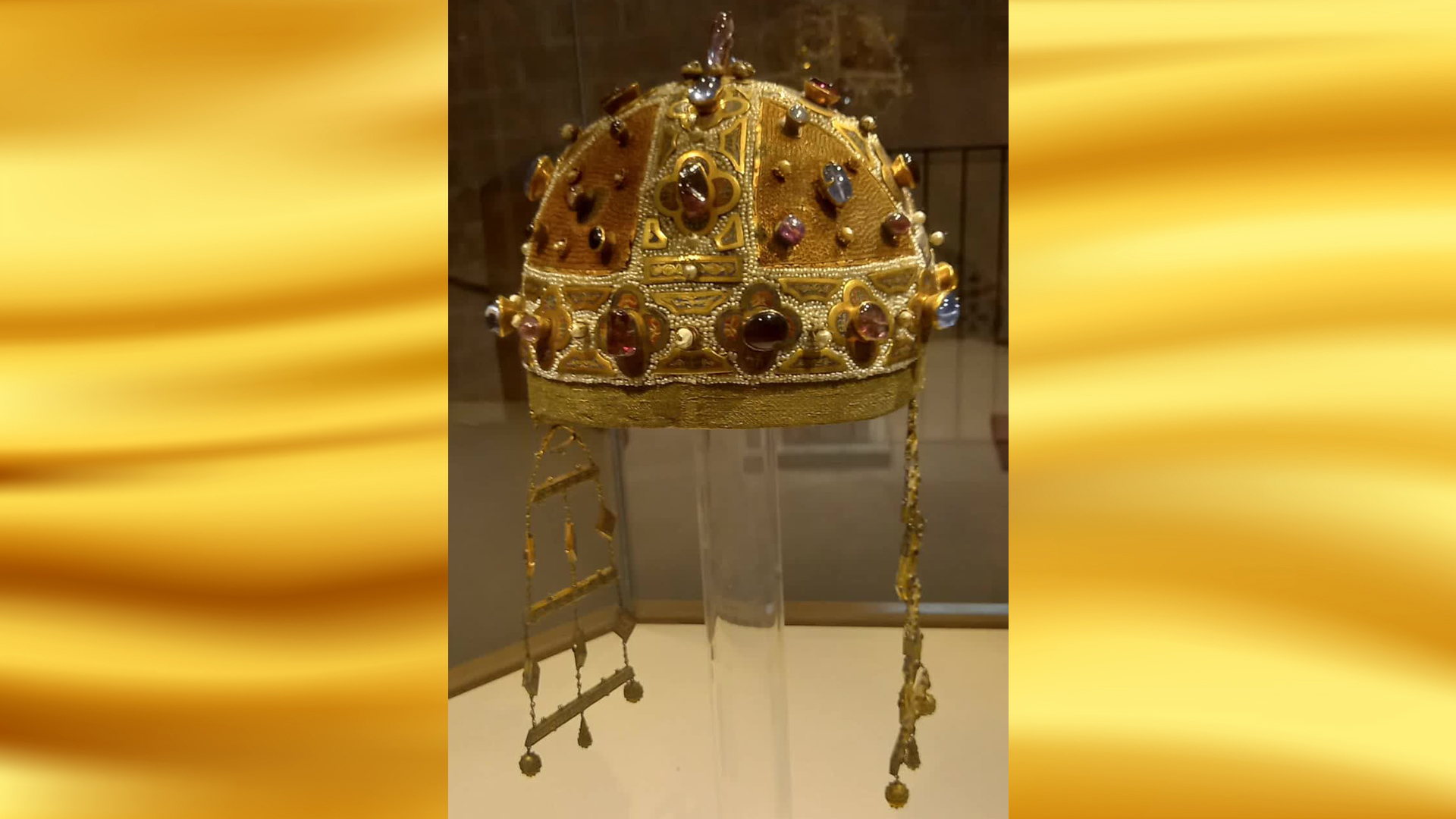 Gallery Crown of Constance of Aragon (Palermo Cathedral)